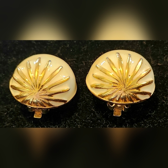 Vintage Kenneth Jay Lane White Enamel with Gold Accent Clip on Dome Earrings - Picture 6 of 8